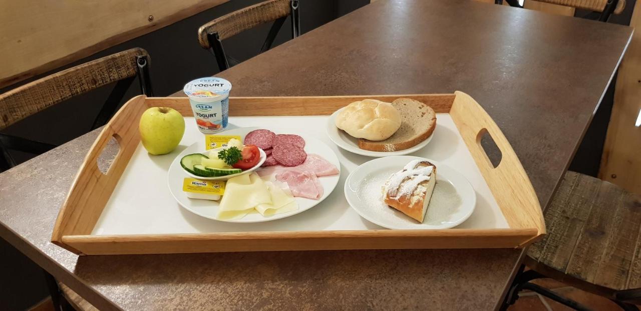Pension & Restaurace Na Rychte 프라하 외부 사진